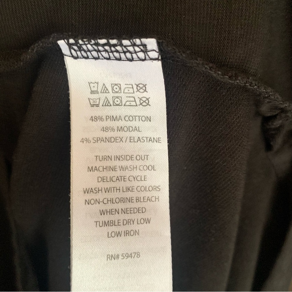 Tahari Black V-Neck Lightweight Top - Picture 5 of 7